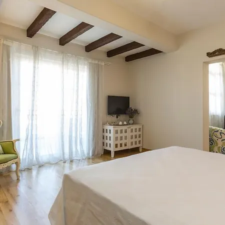 Luce Design - Special Category Hotel